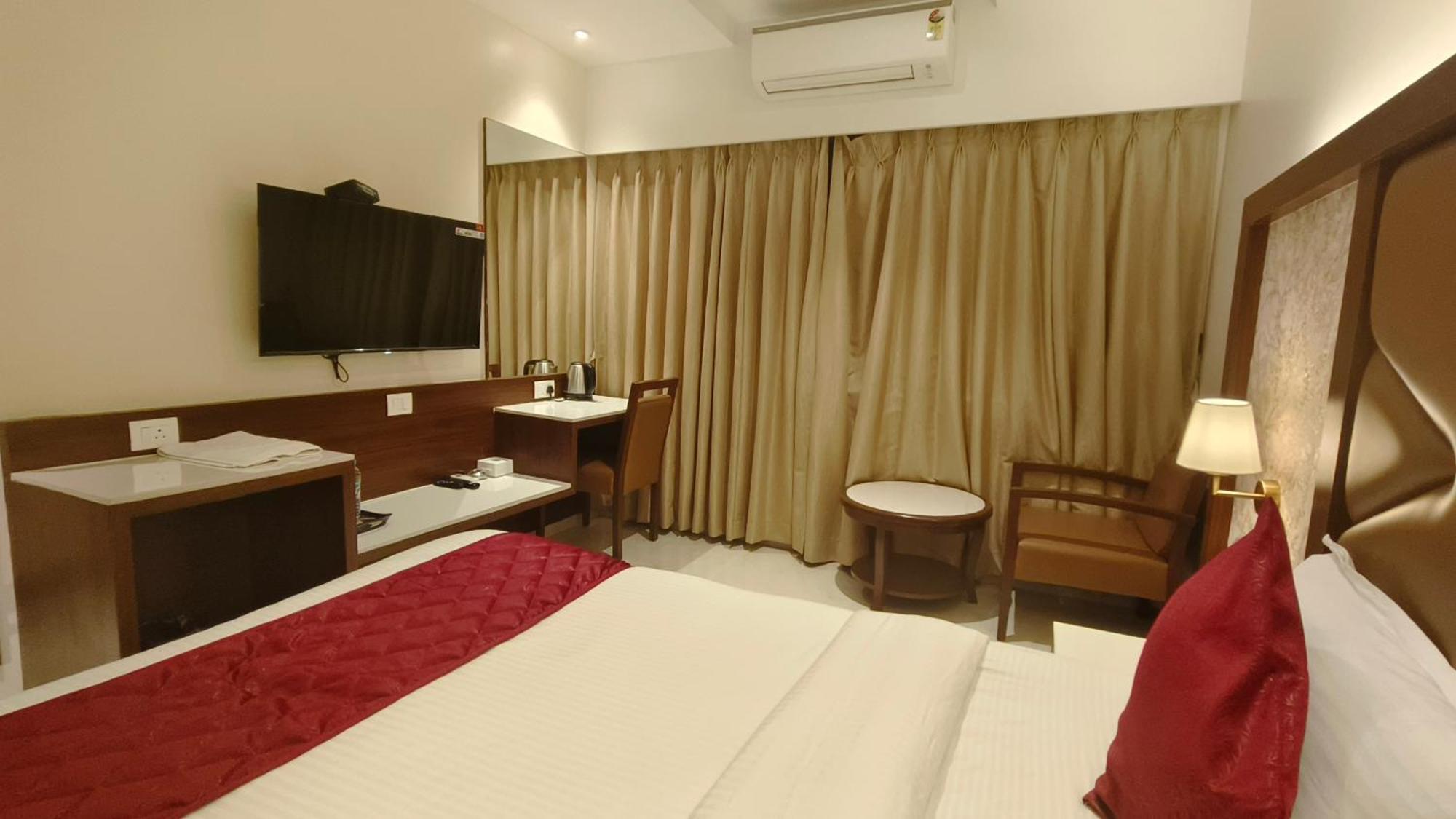 Hotel Prestige Residency Тхане Экстерьер фото