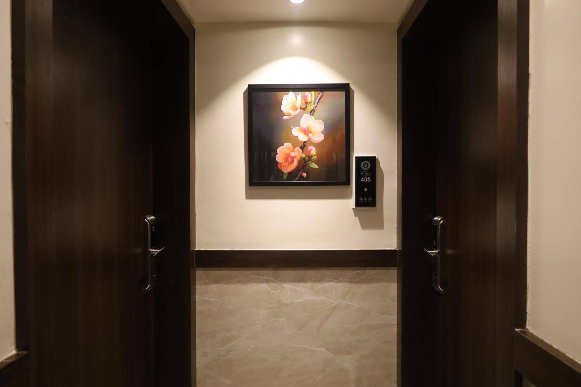 Hotel Prestige Residency Тхане Экстерьер фото