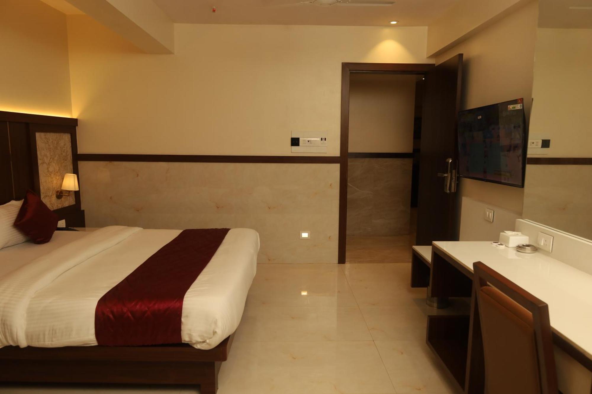 Hotel Prestige Residency Тхане Экстерьер фото